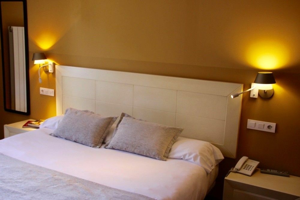Apartahotel Tres Quinones ซาเยนต์ เด กาเยโก ภายนอก รูปภาพ